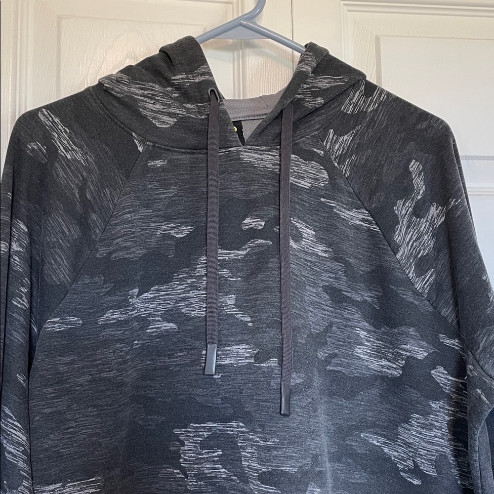 Women’s XL (16-18) Athletic Works gray camo hooded sweatshirt drawstrings  pouch